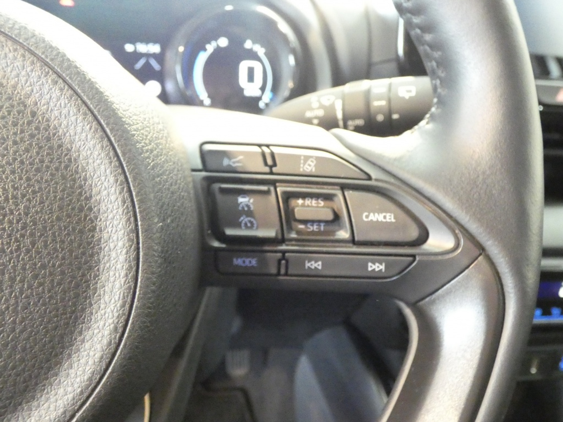 38058550-17.jpg