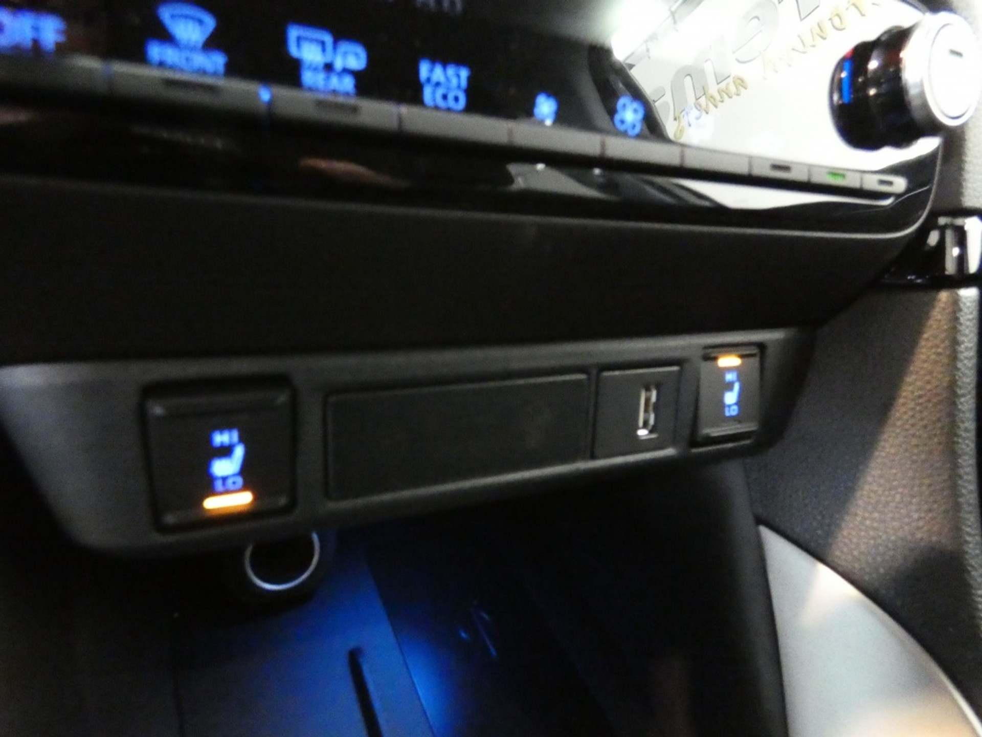 38058550-20.jpg