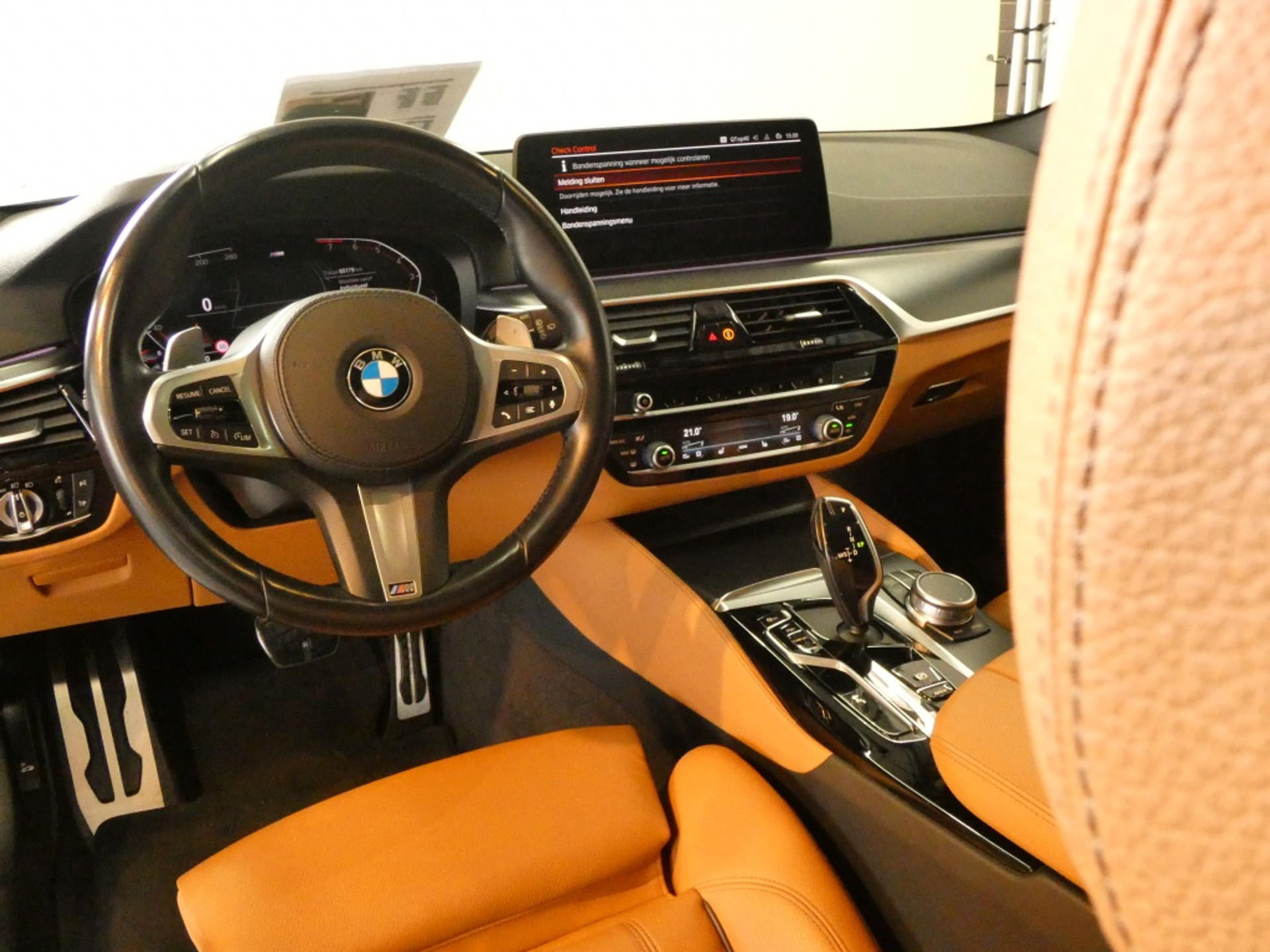 39985272-20.jpg
