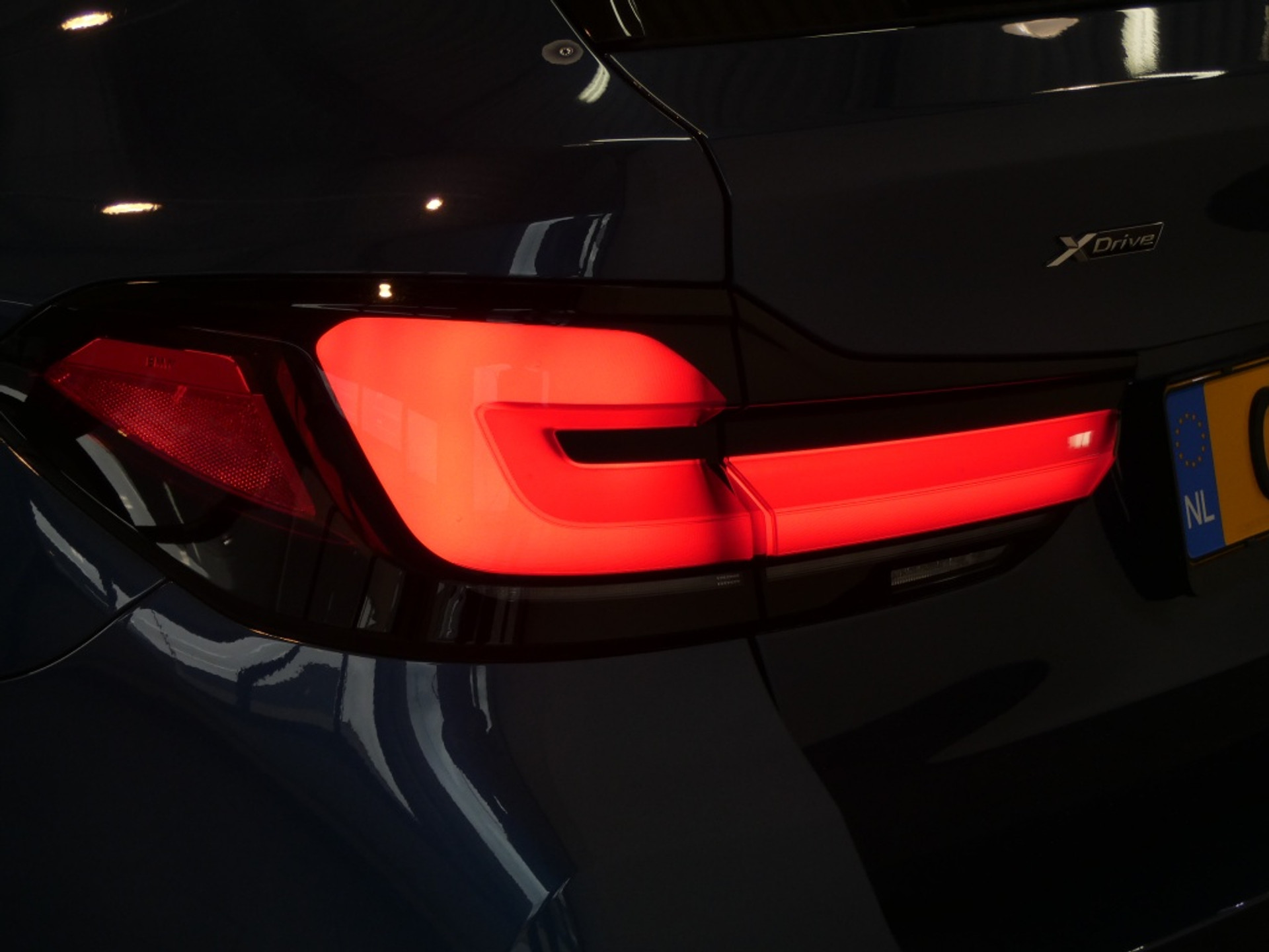 39985272-7.jpg