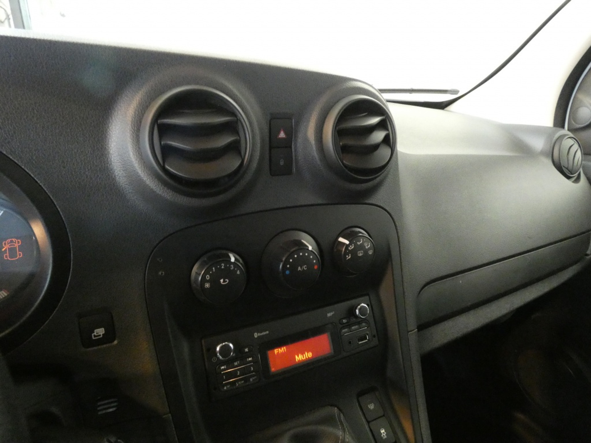 40718691-17.jpg