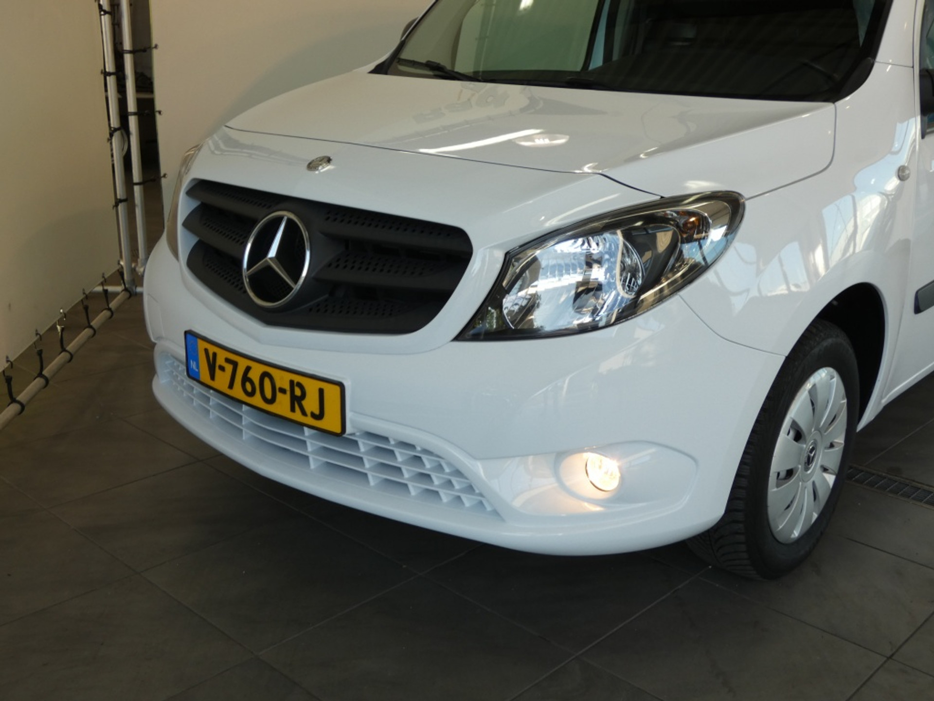 40718691-5.jpg