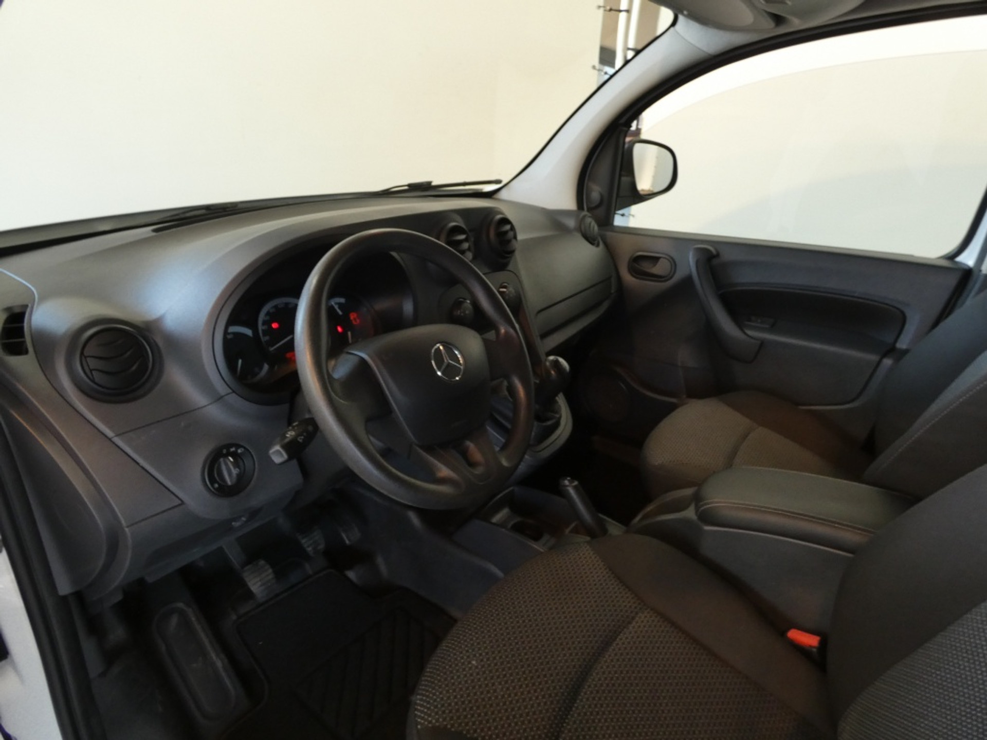 40718691-8.jpg