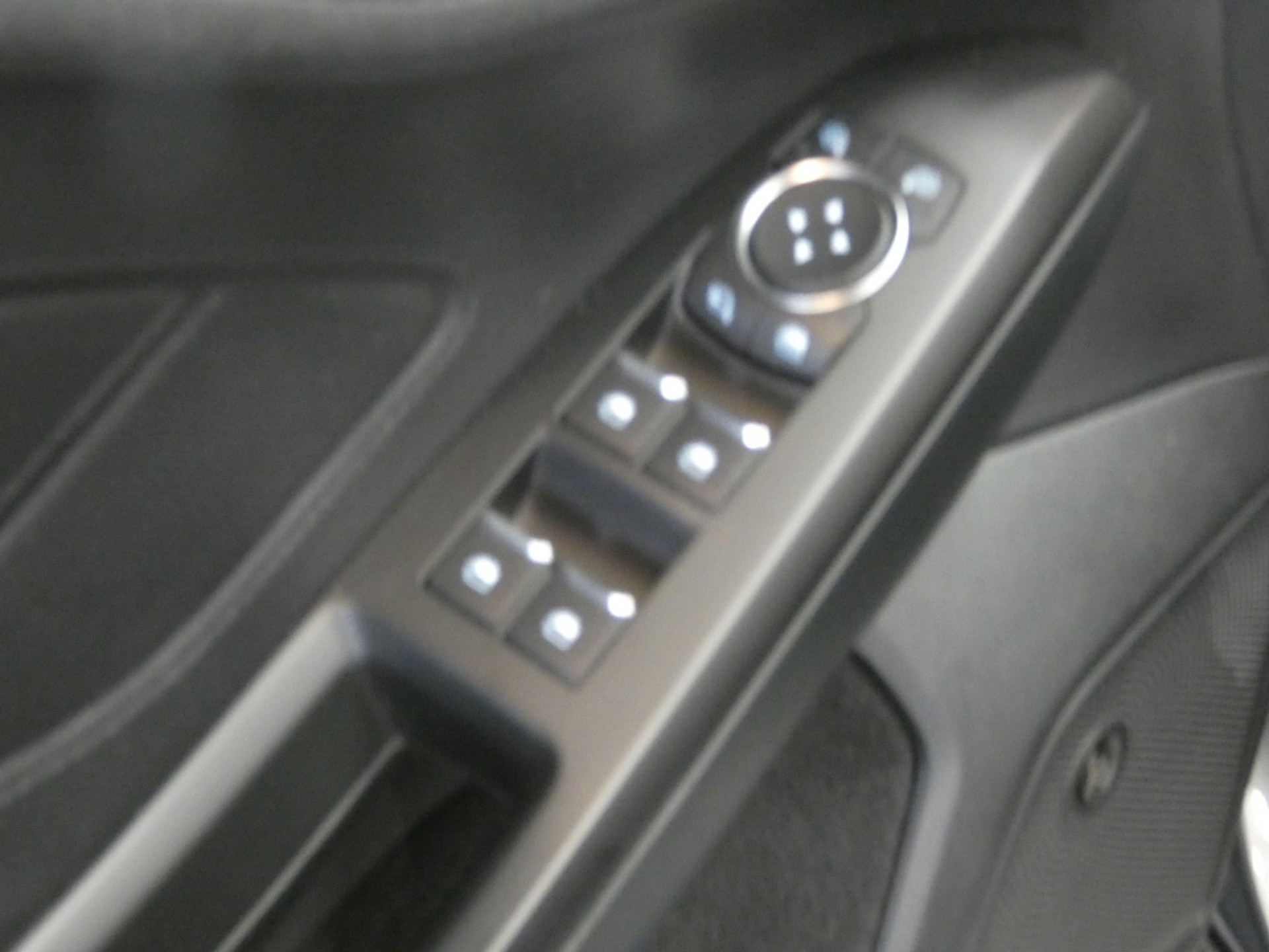 41010770-18.jpg