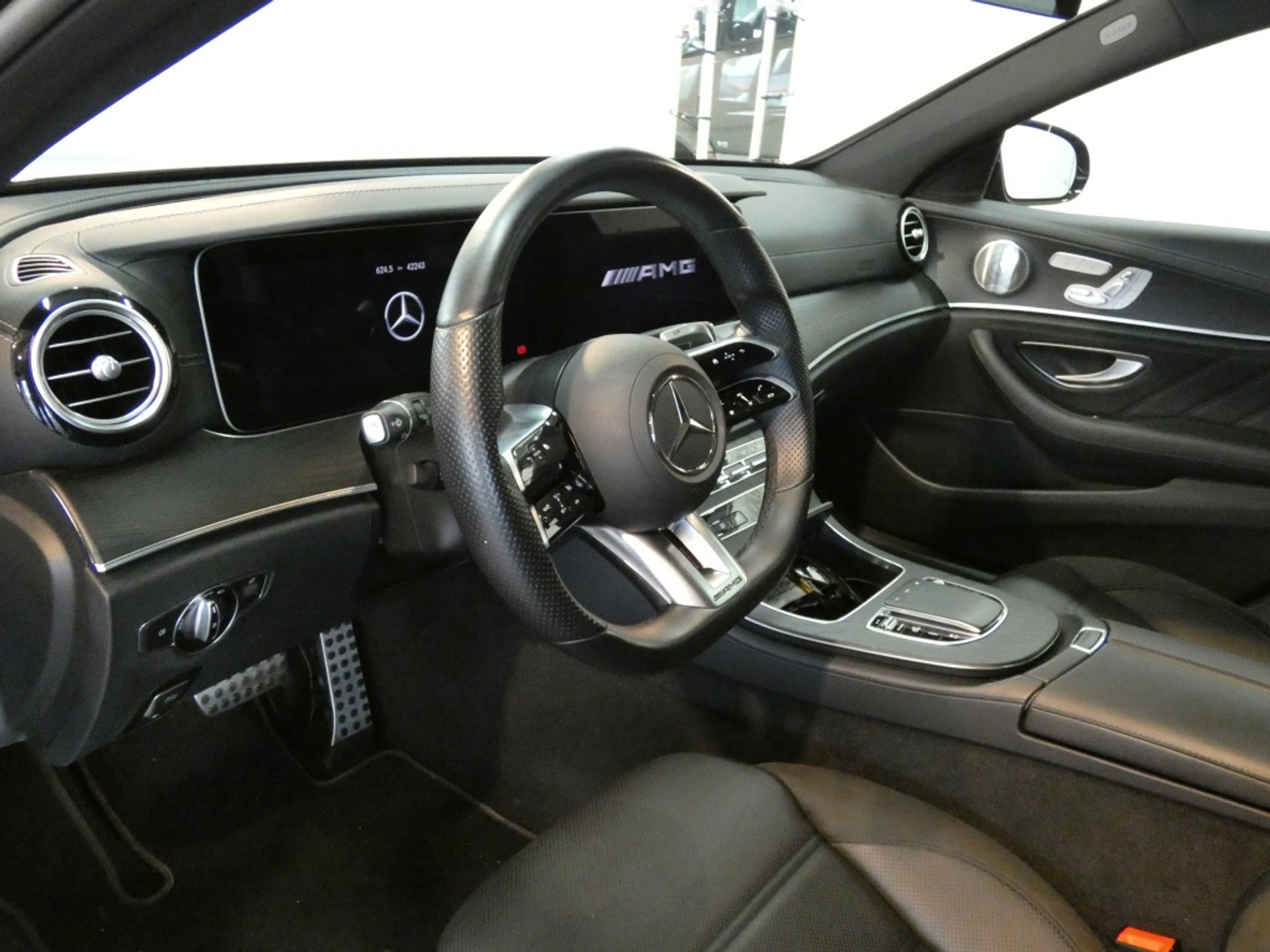 41517162-19.jpg