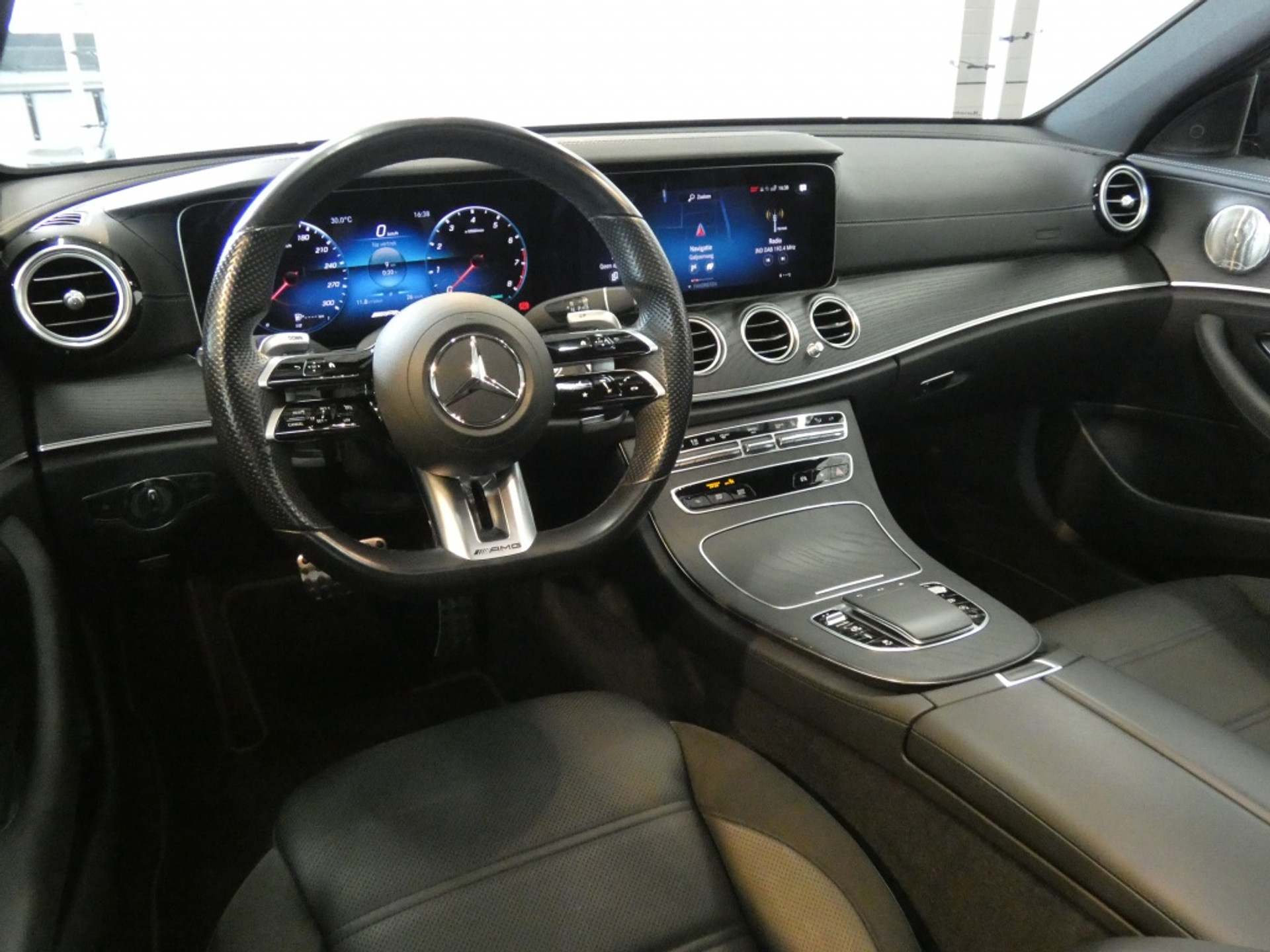 41517162-20.jpg