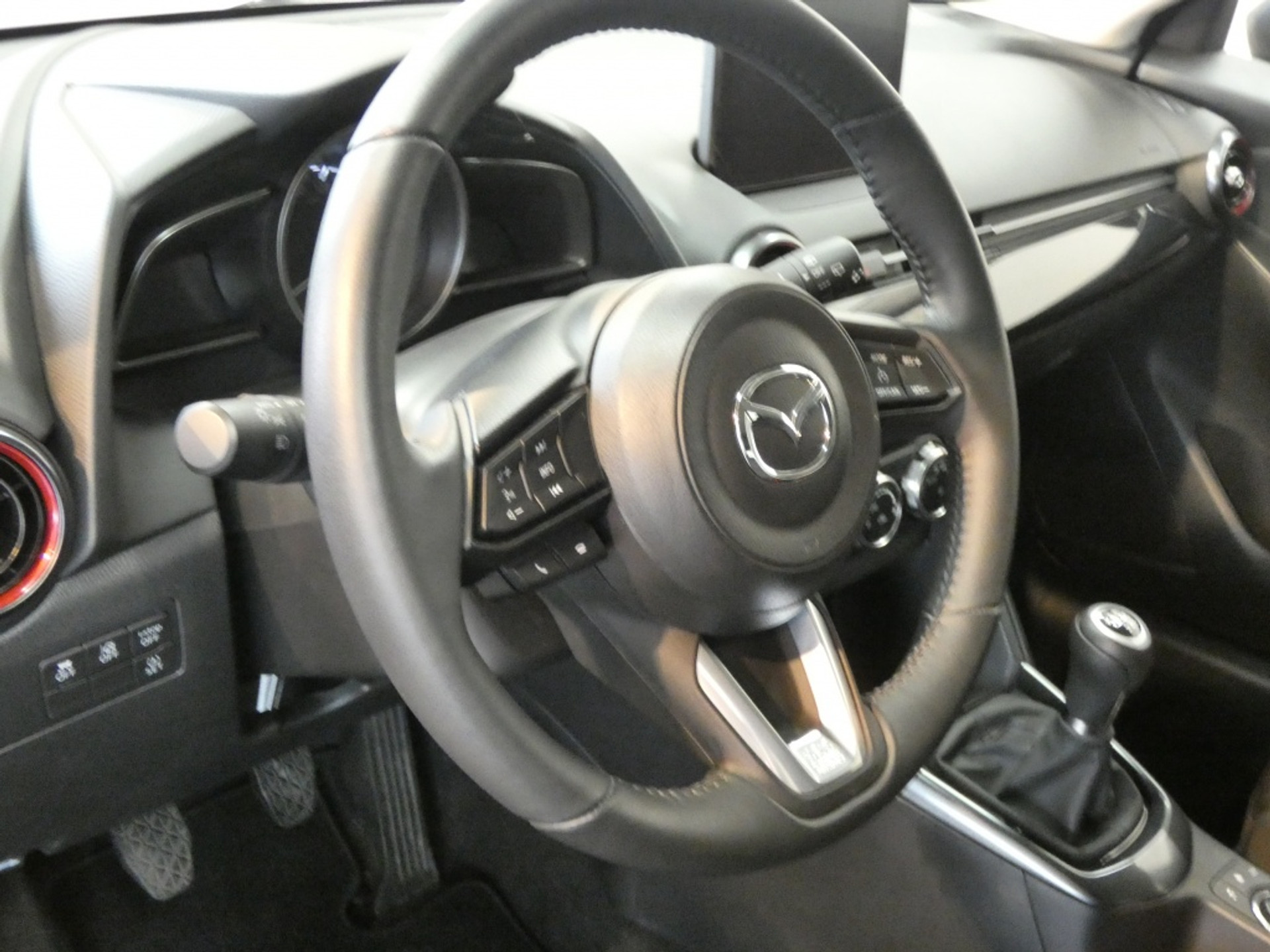 41527849-7.jpg
