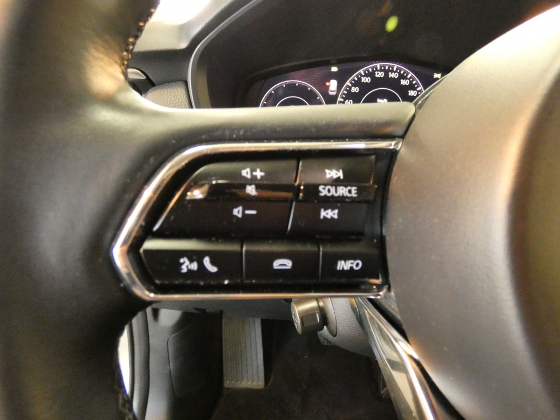 42174384-25.jpg