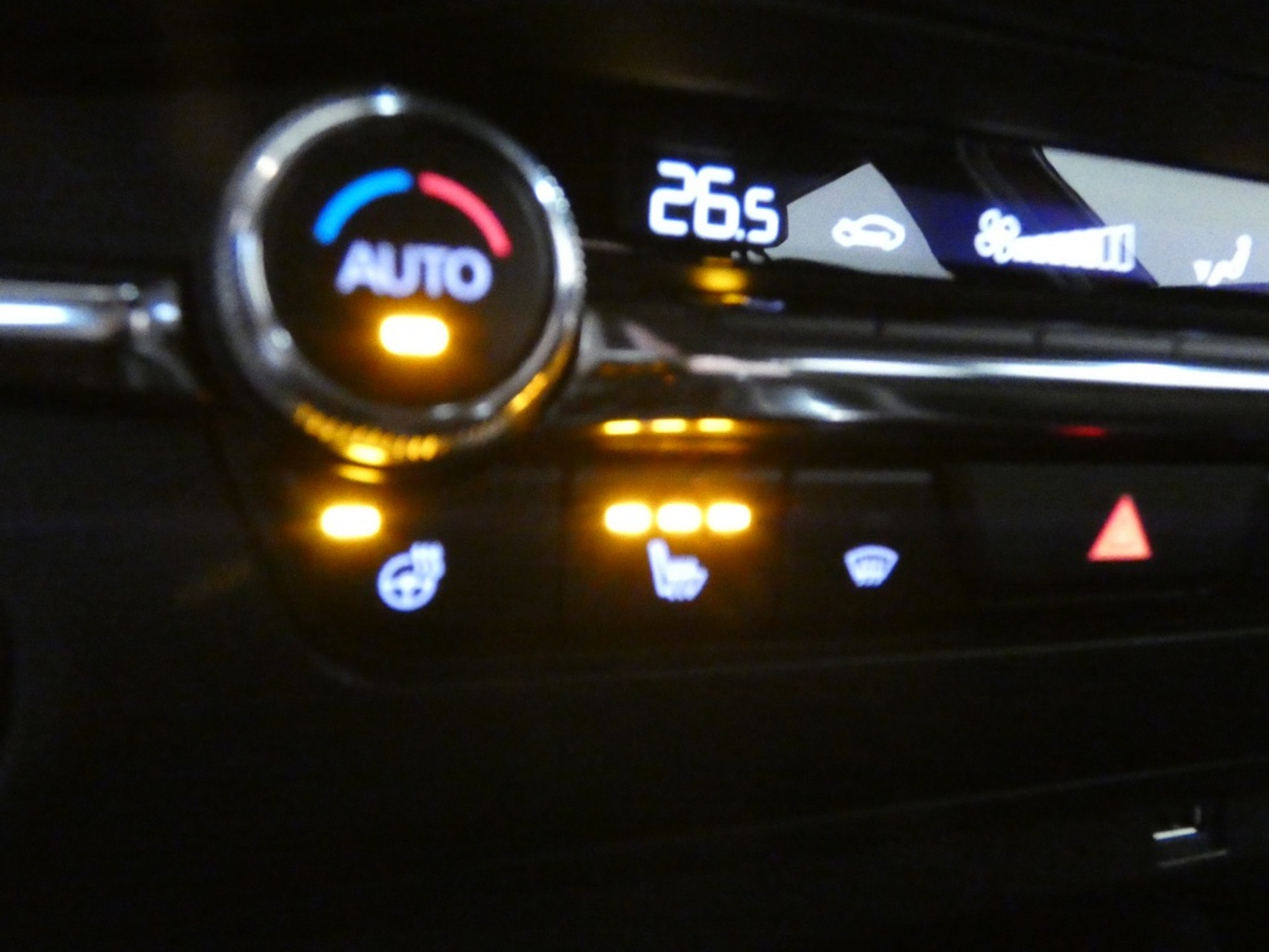 42260469-10.jpg