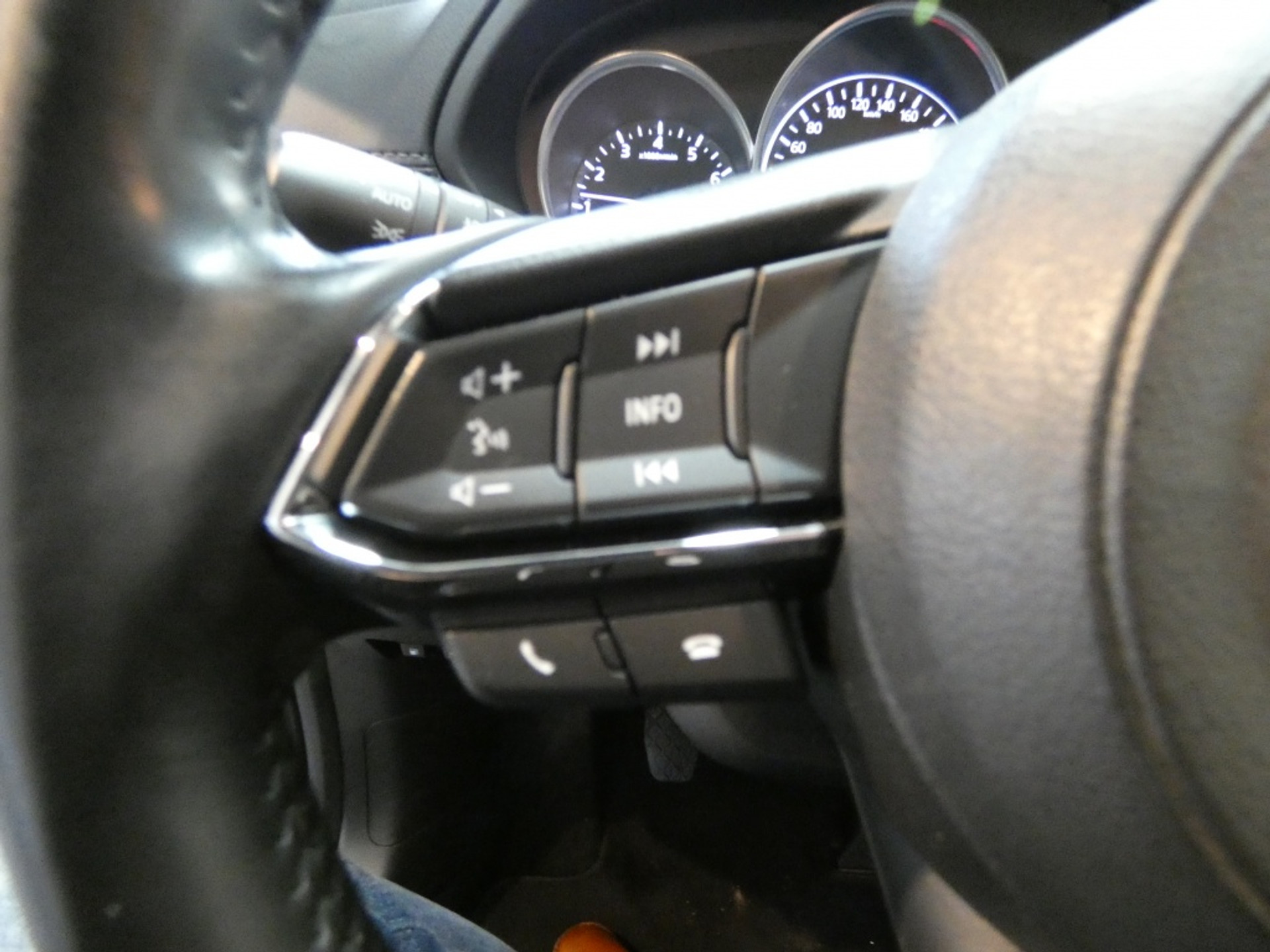 42400434-20.jpg