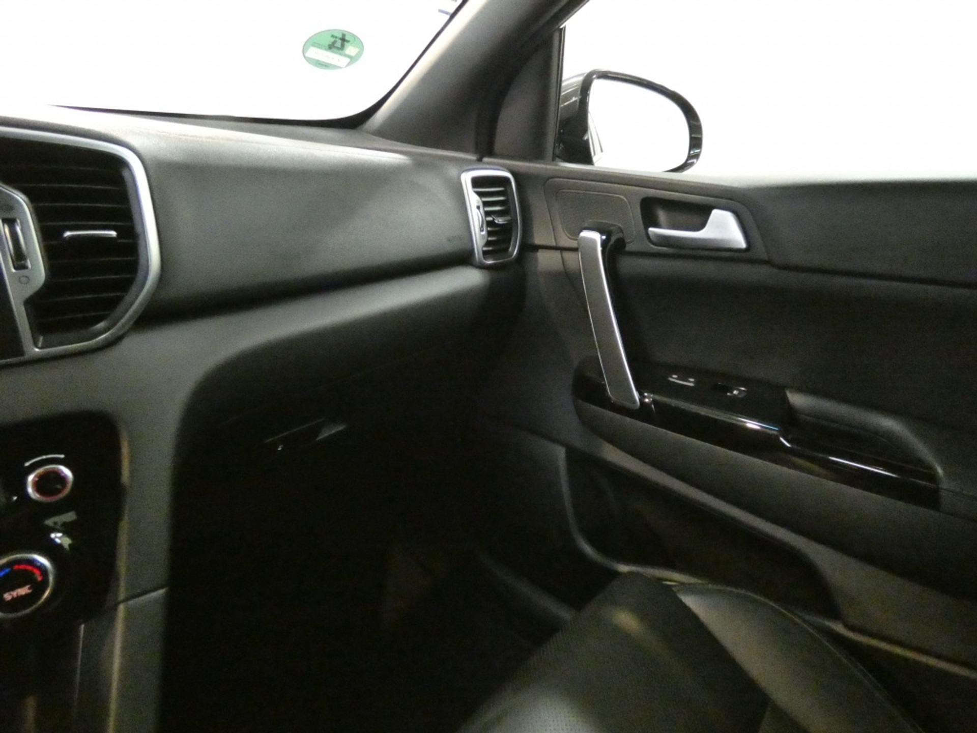 42613218-15.jpg