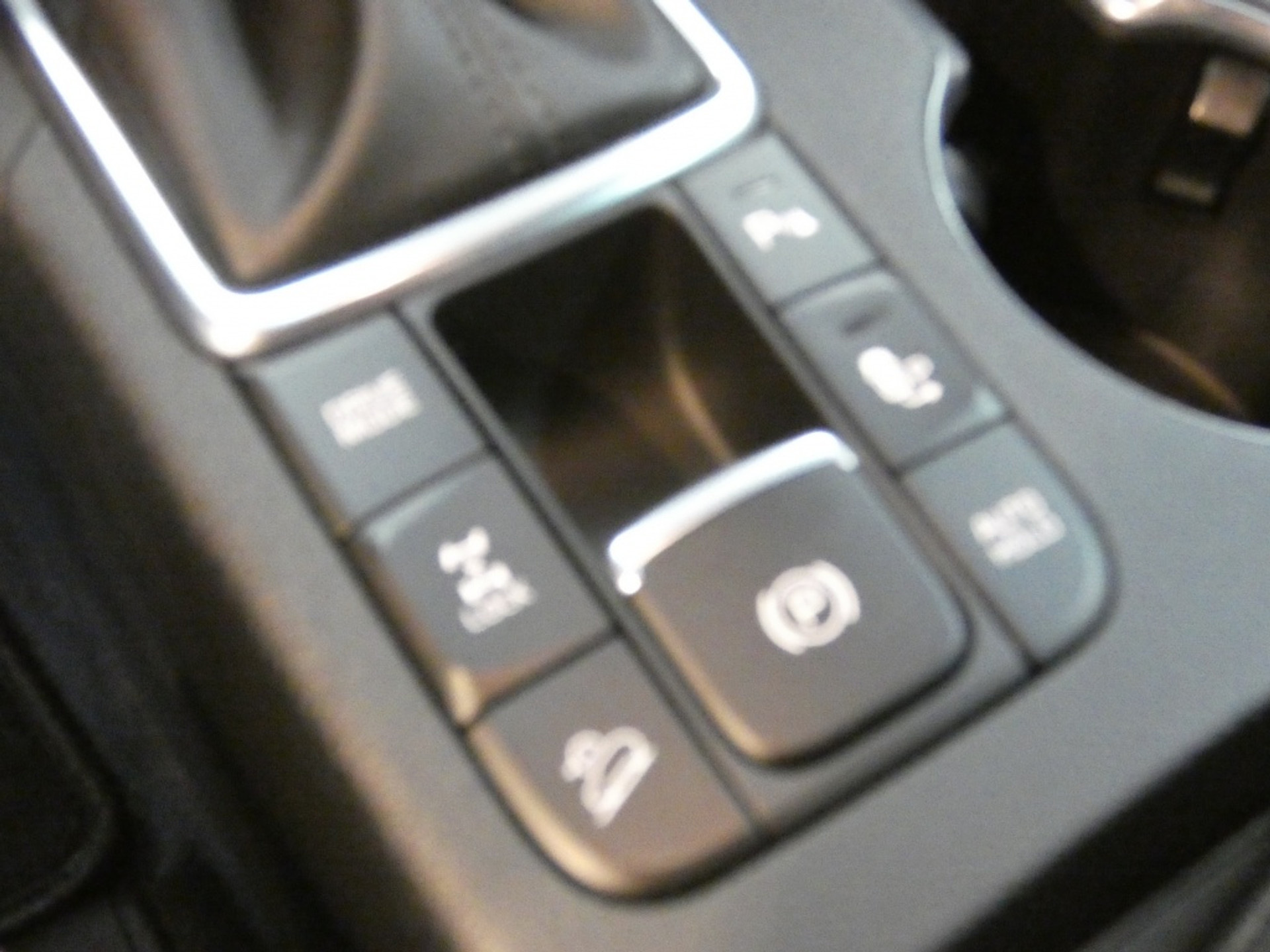 42613218-16.jpg