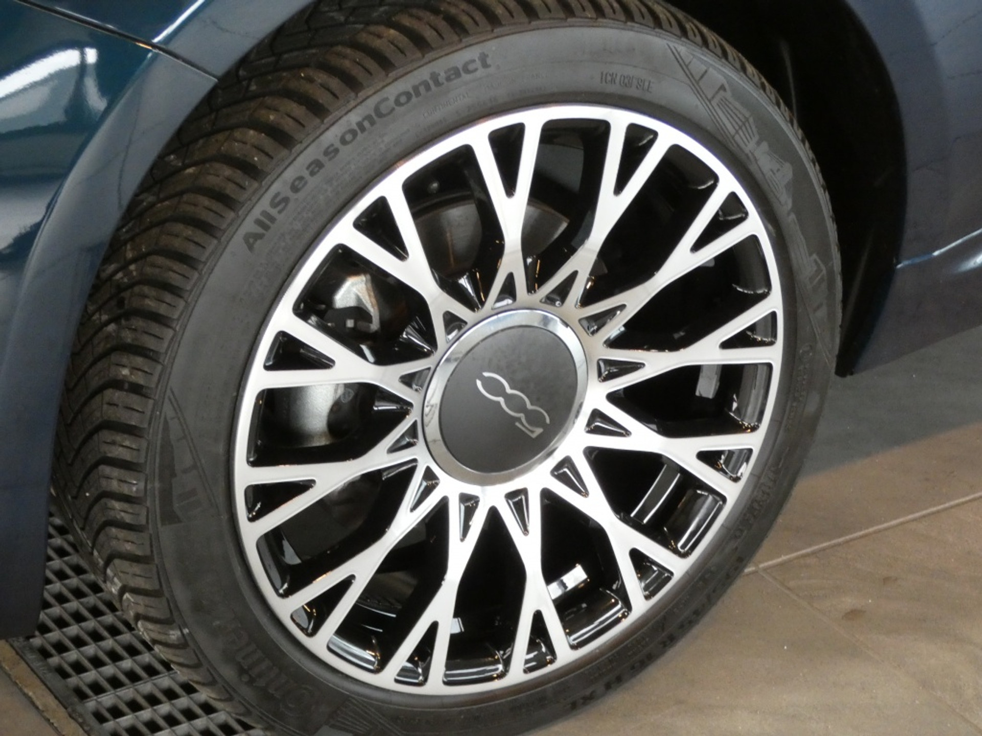 43381026-9.jpg