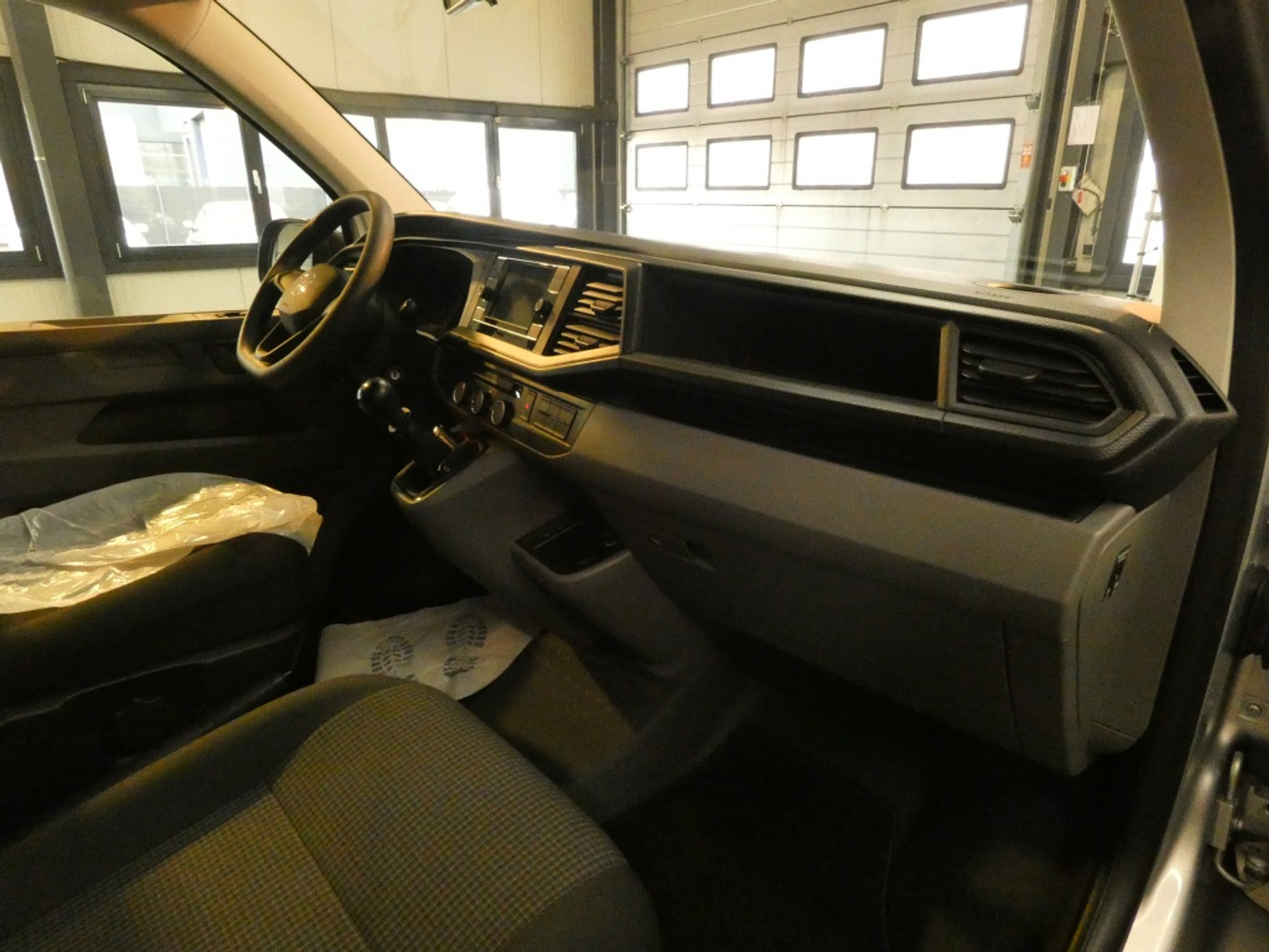 43535703-12.jpg