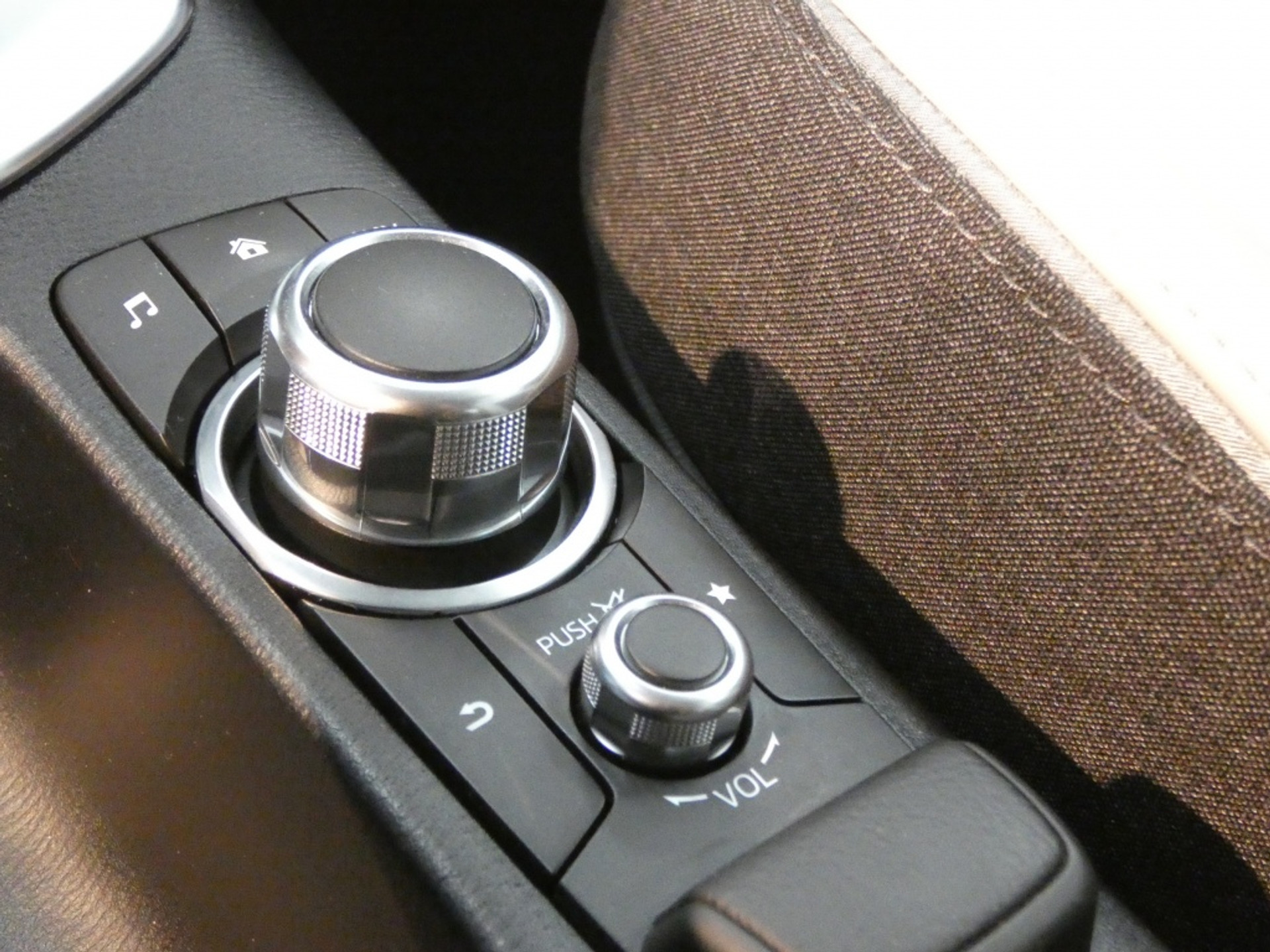 44186245-16.jpg