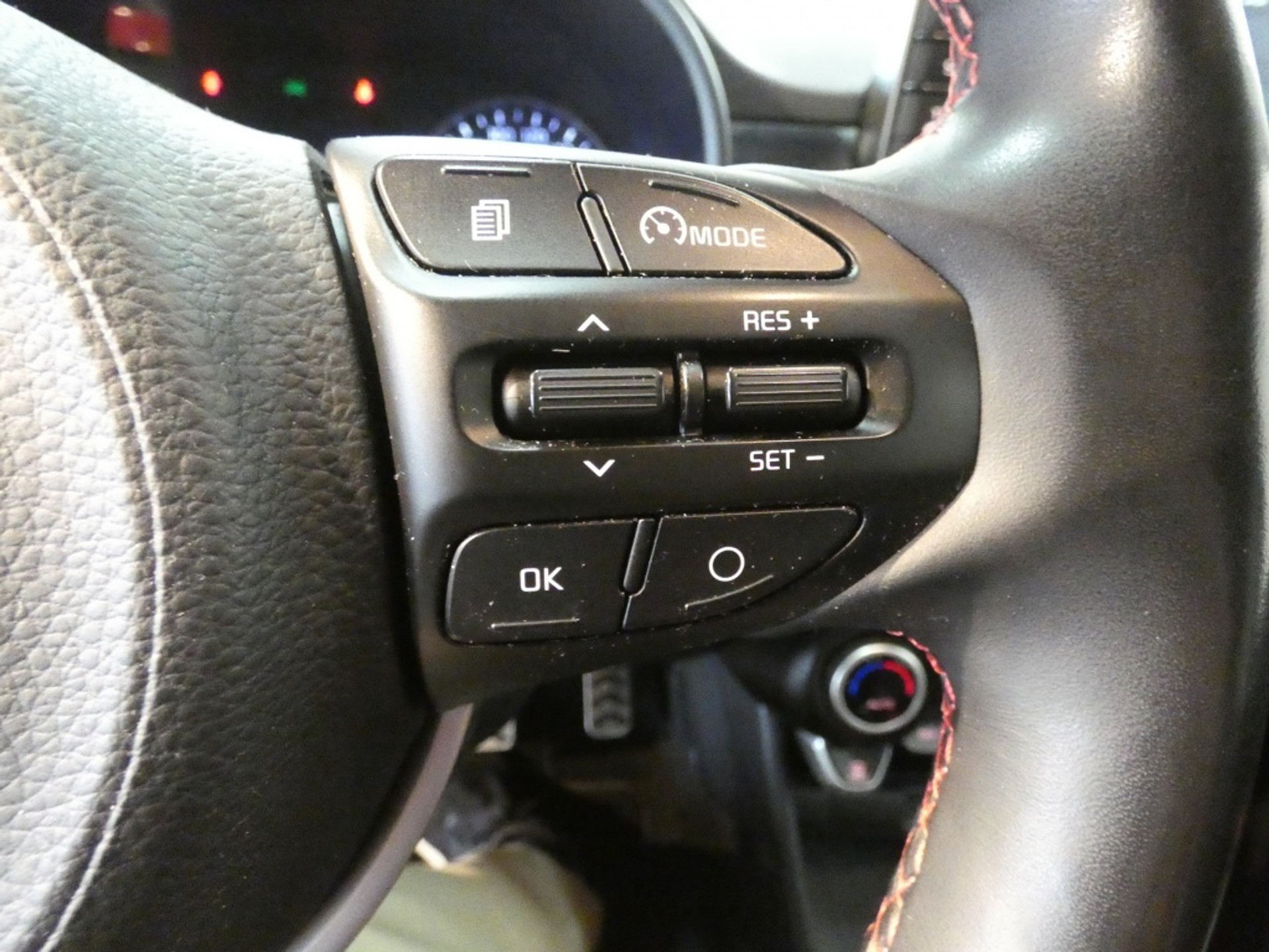 44353268-16.jpg