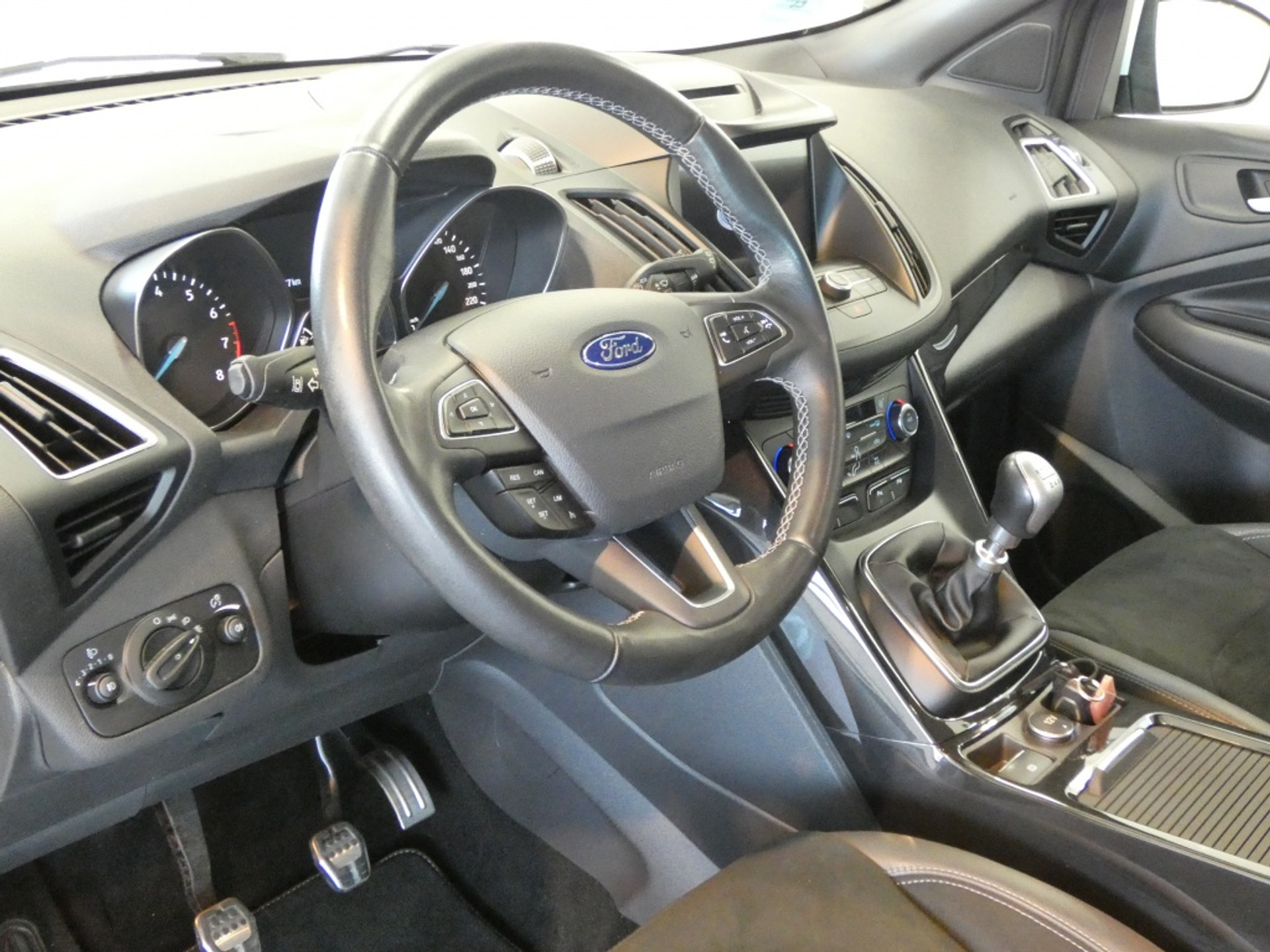 44879967-5.jpg