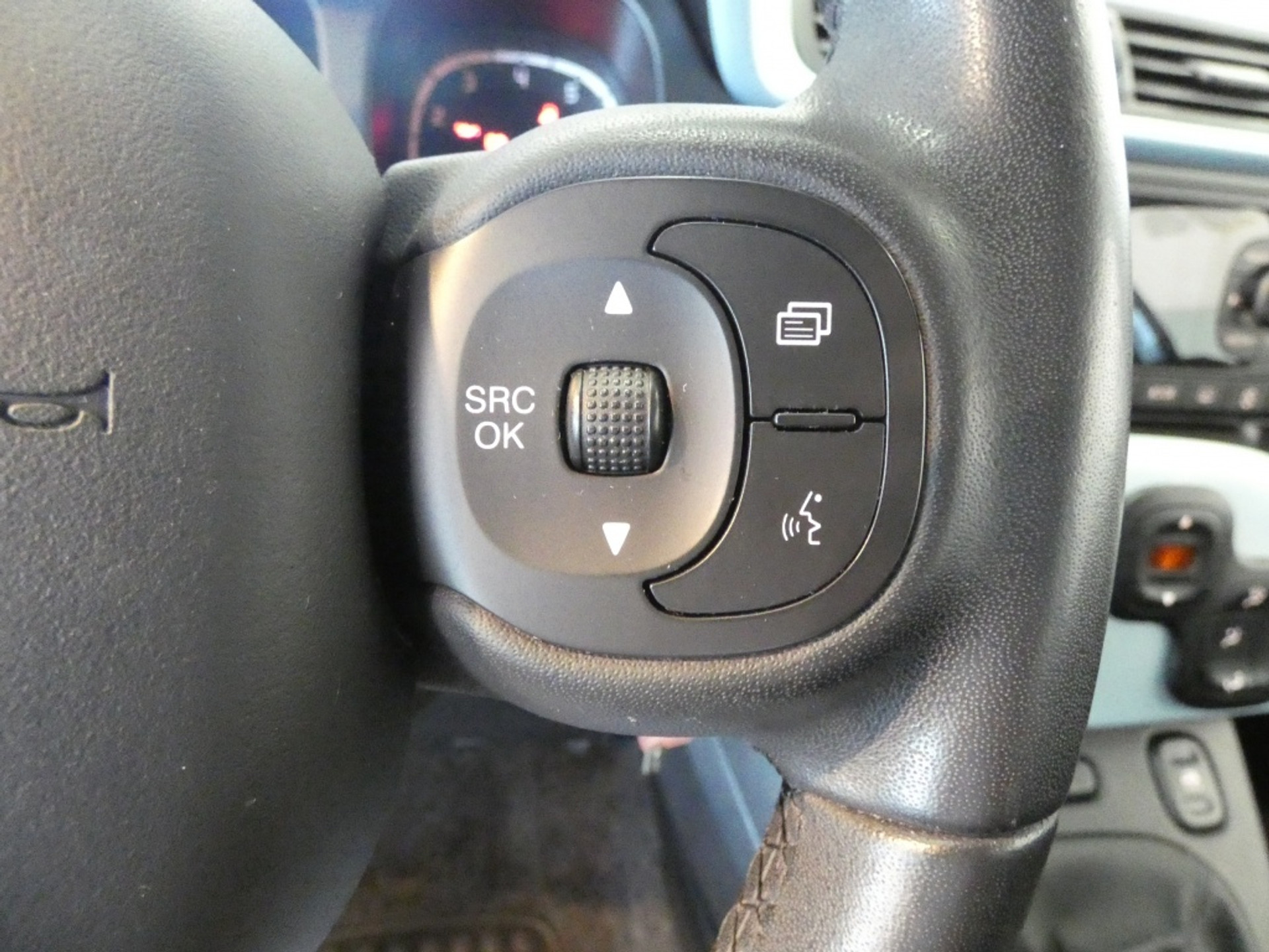 44957676-16.jpg