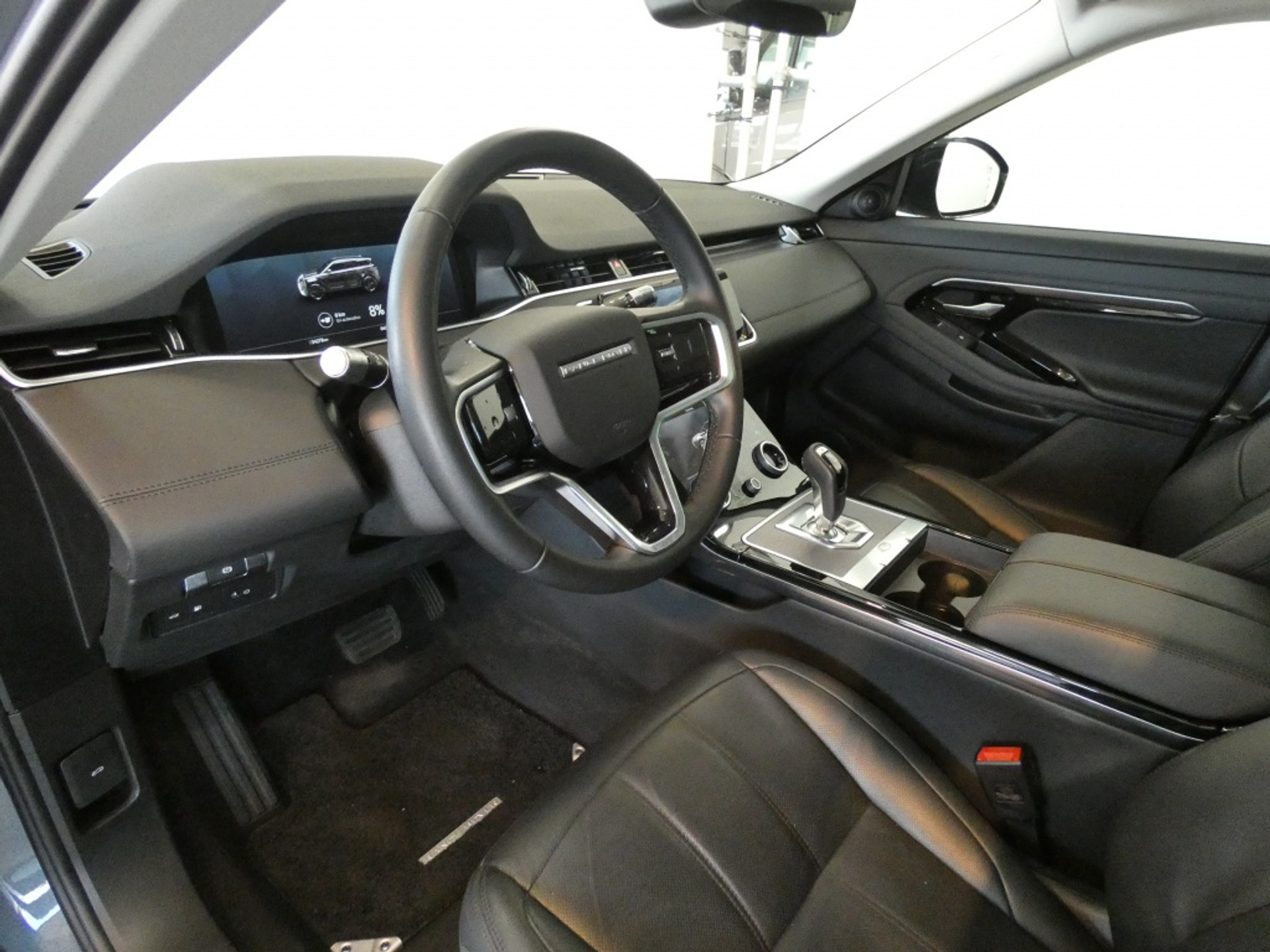 45216757-14.jpg