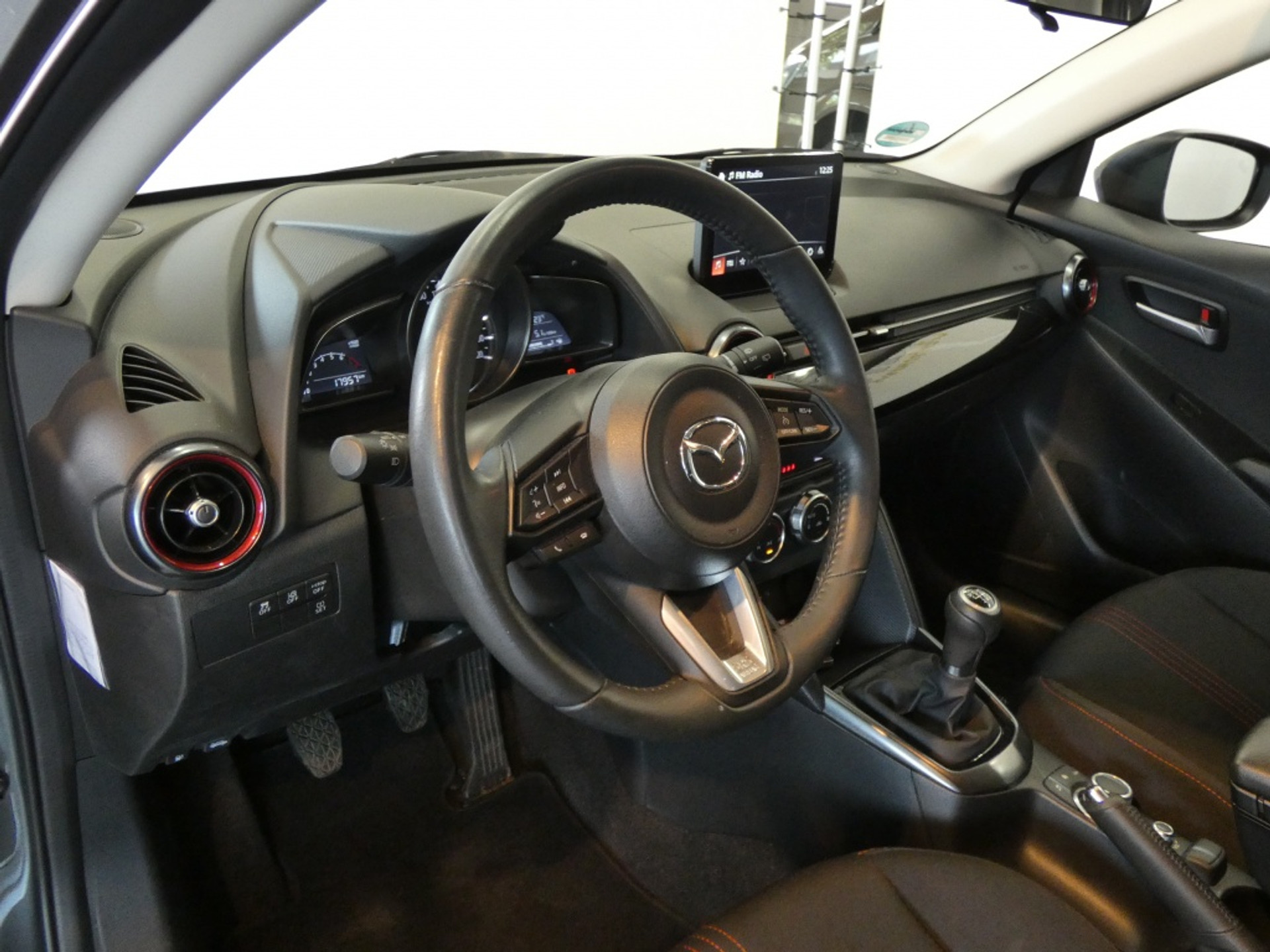 45801961-5.jpg