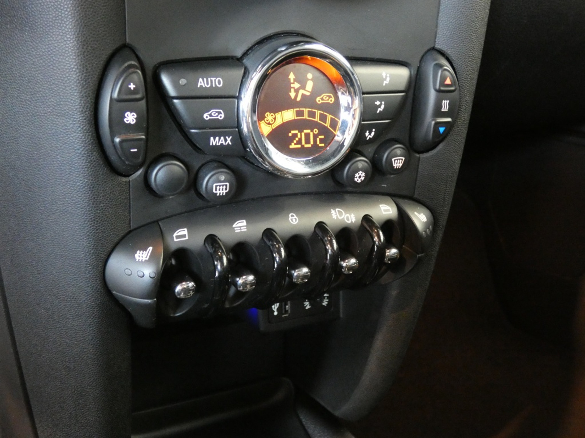 46778802-15.jpg