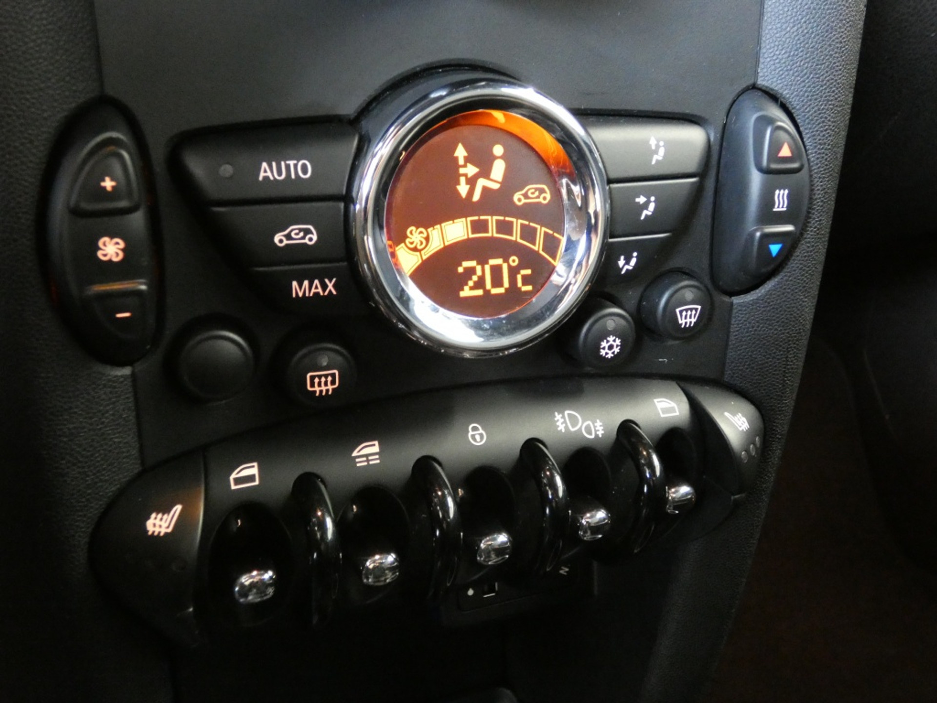 46778802-21.jpg