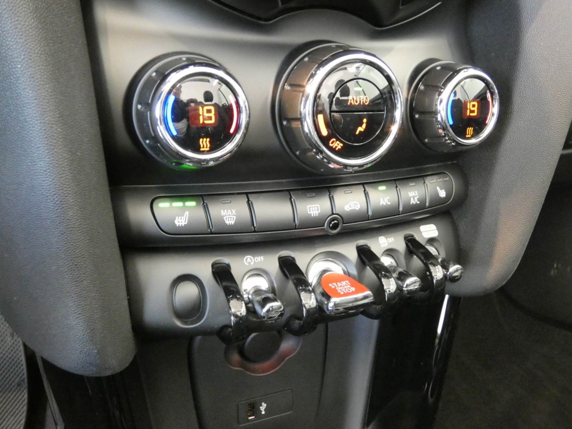 47068440-24.jpg