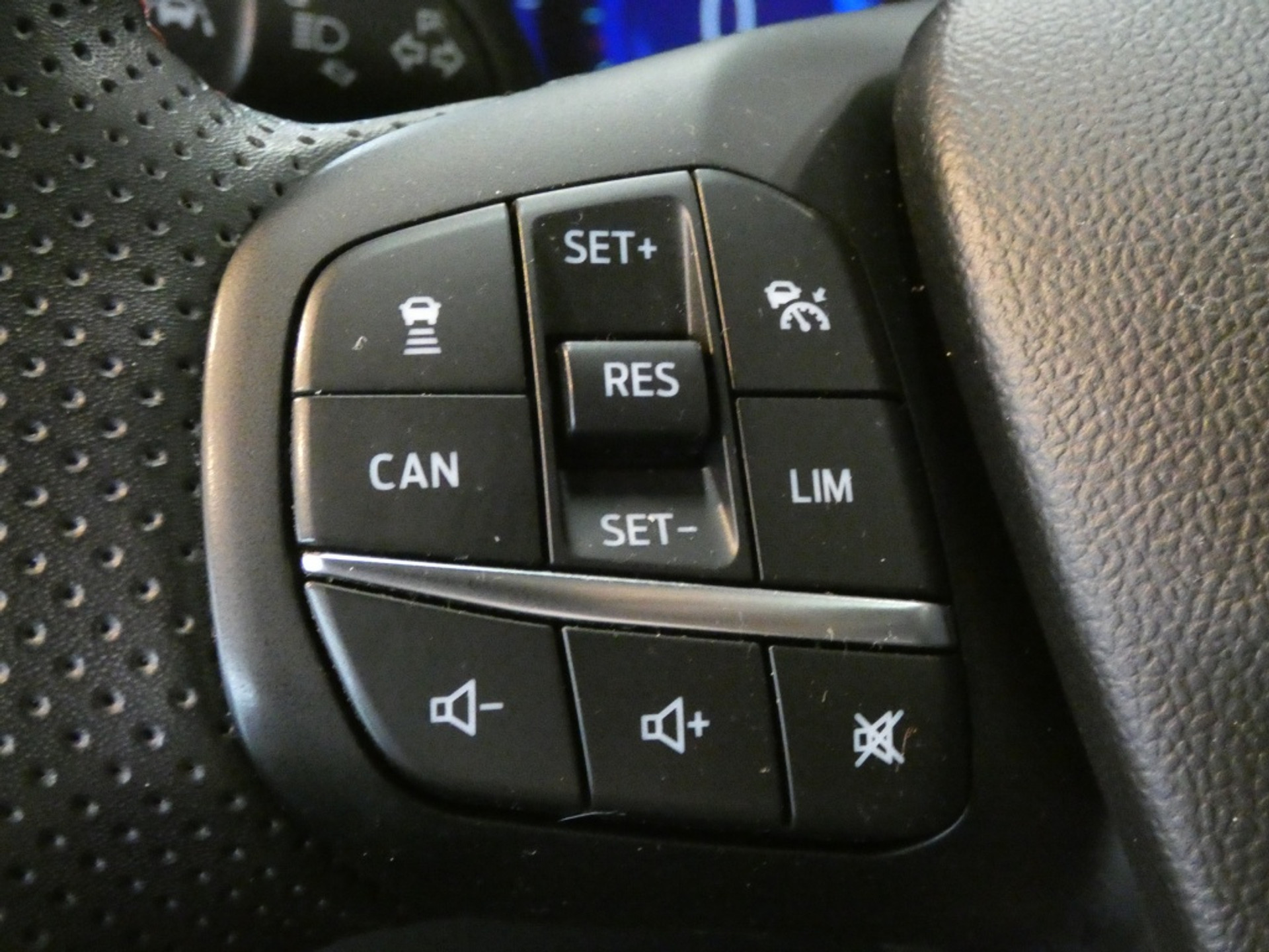 47484060-19.jpg