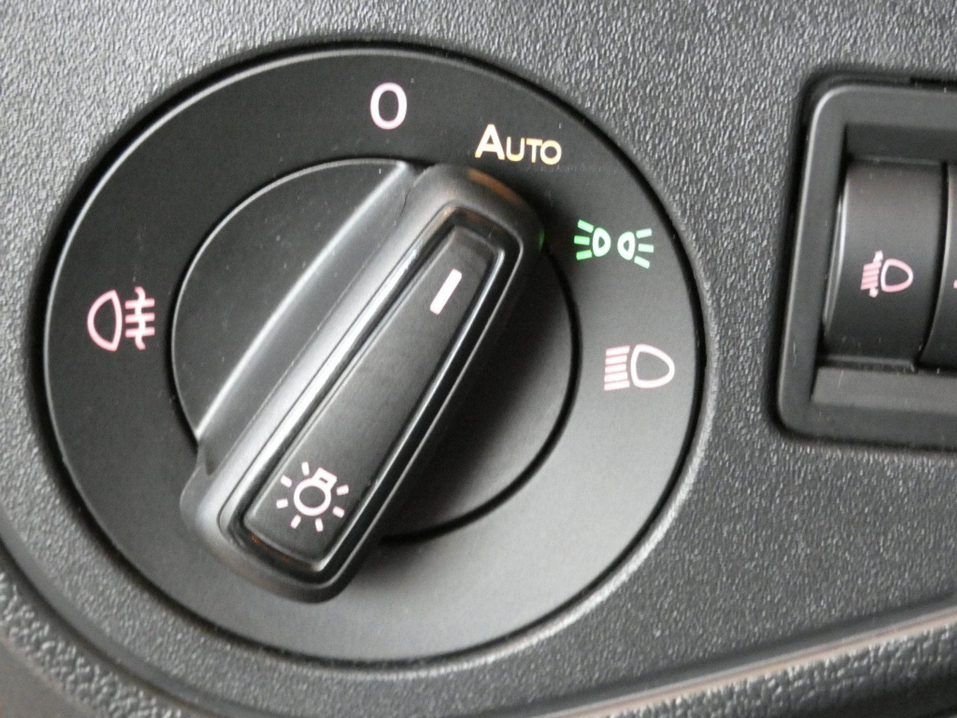 47940199-14.jpg
