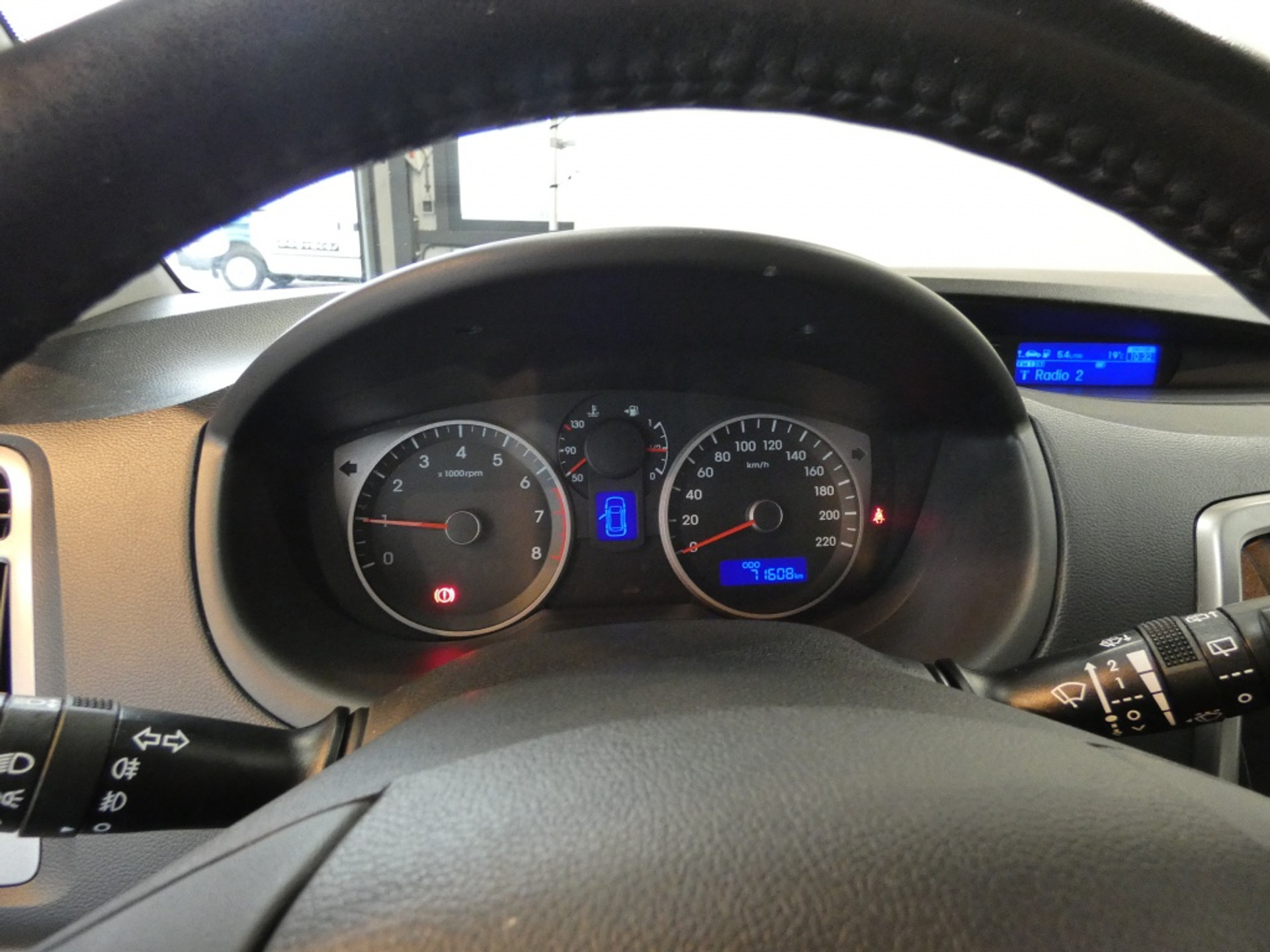 48086562-13.jpg