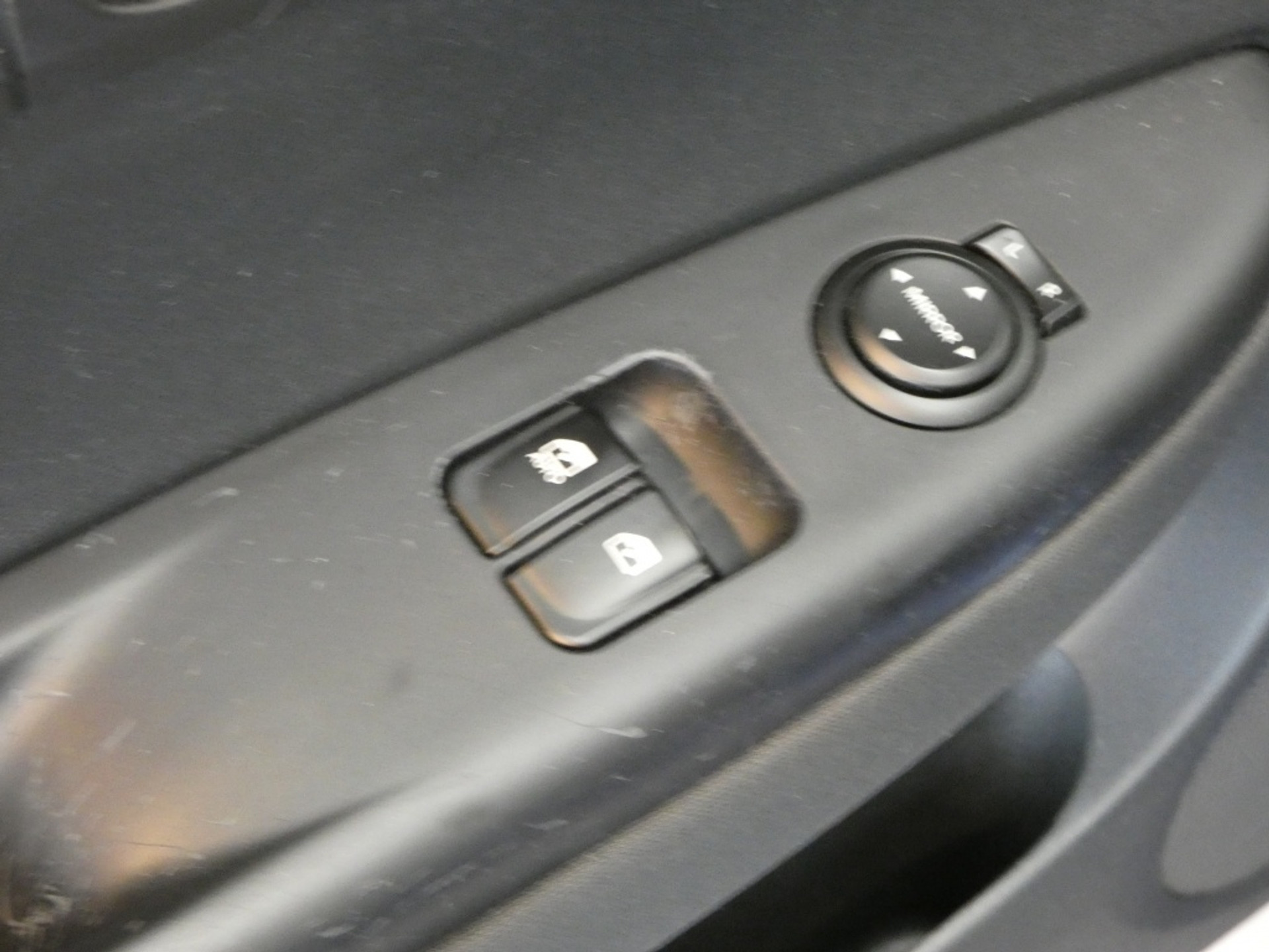 48086562-9.jpg