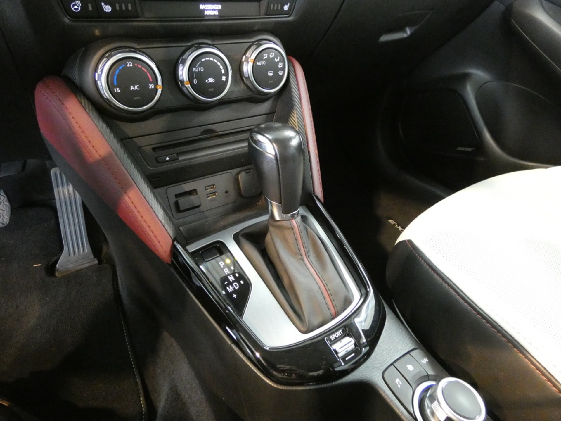 48245761-16.jpg