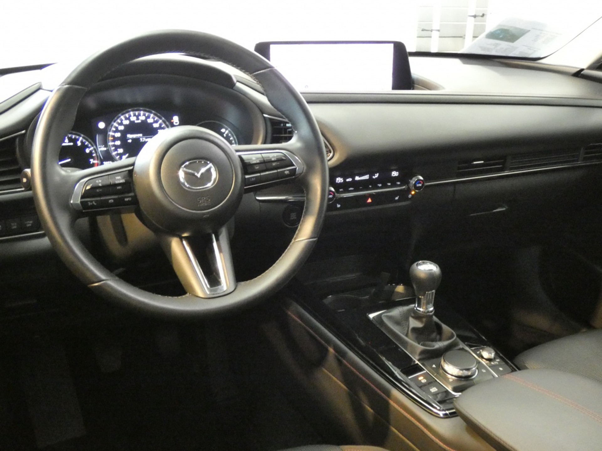 48365116-13.jpg
