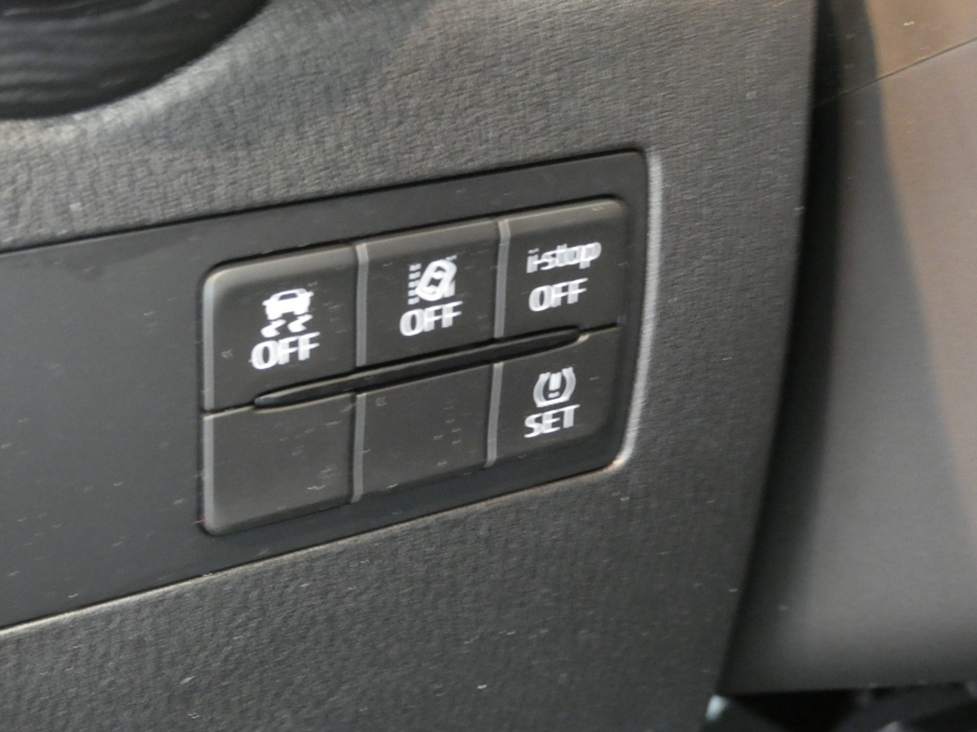 48402587-16.jpg