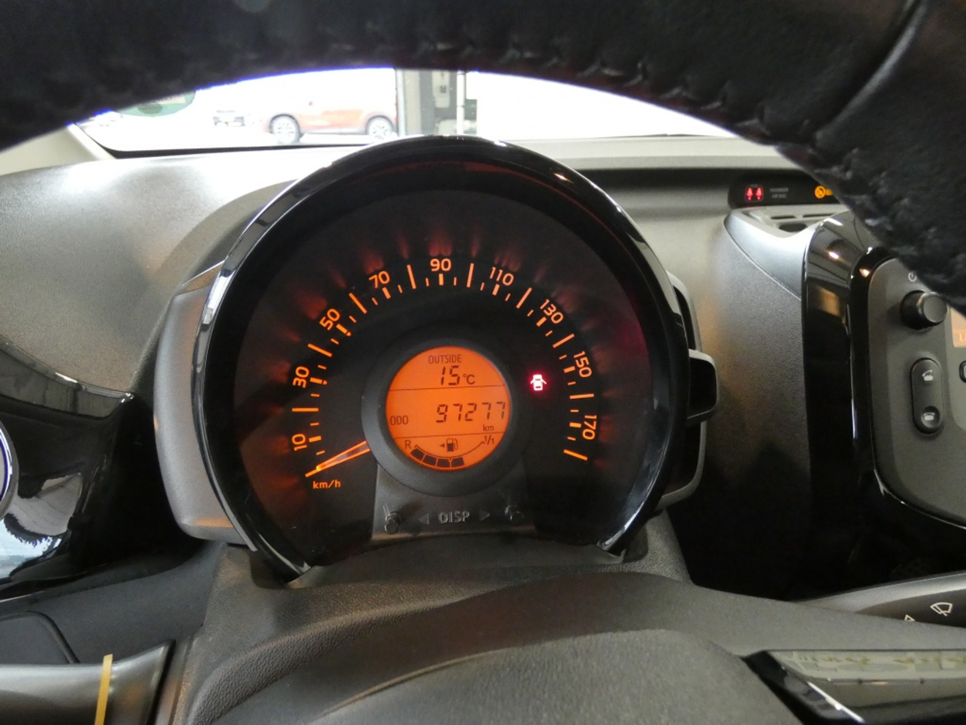 48413230-18.jpg