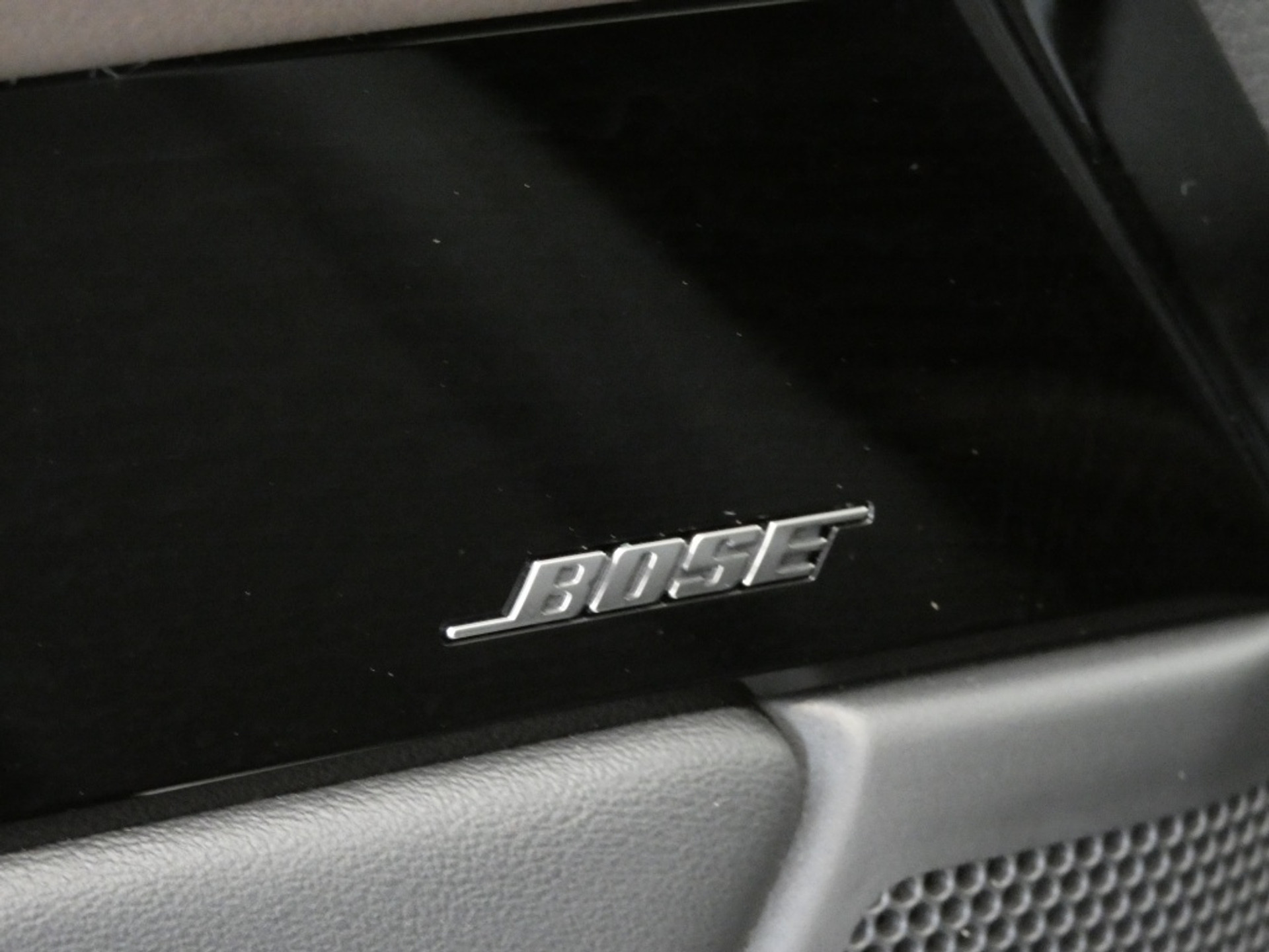 48531670-3.jpg