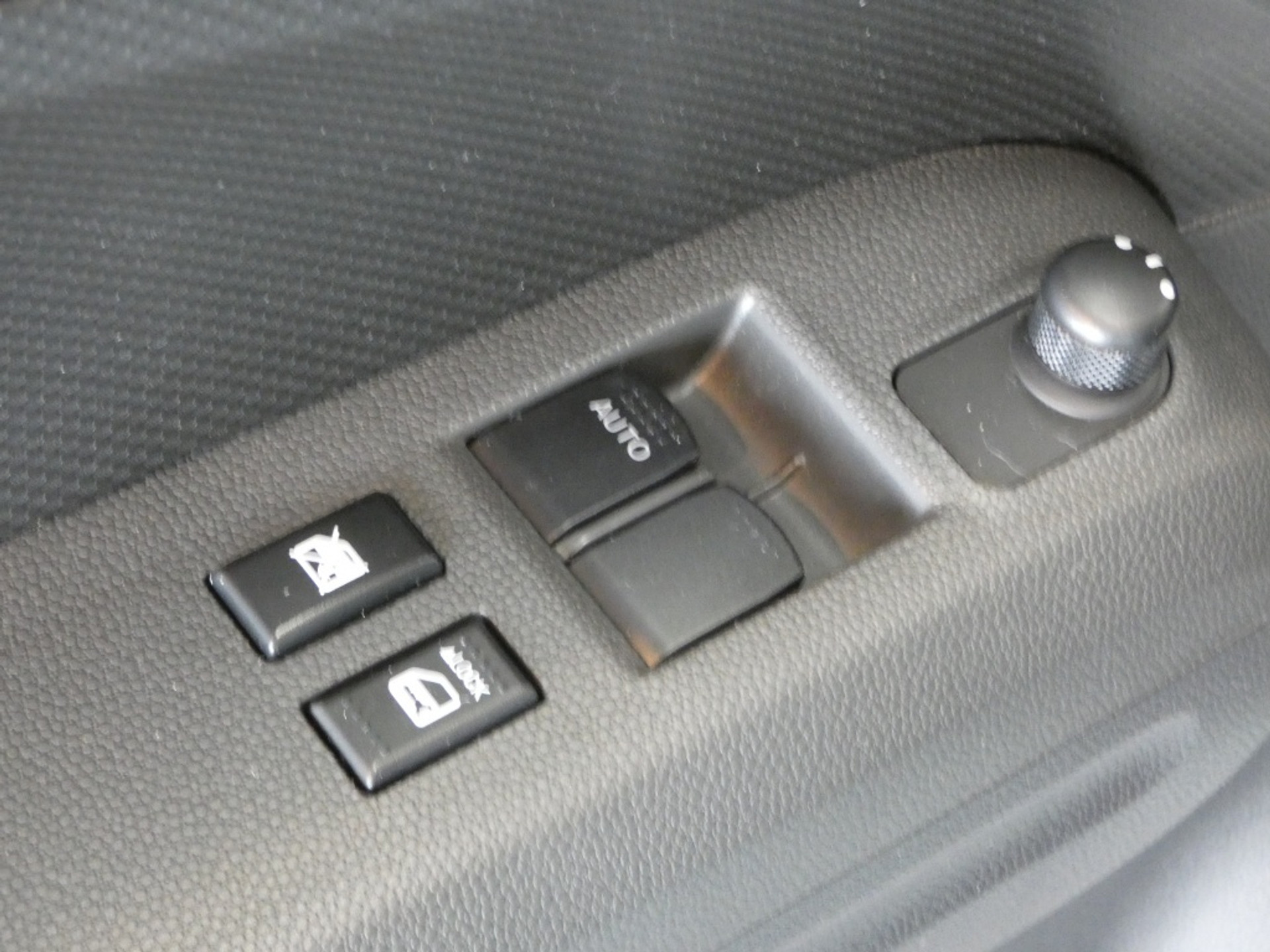 53046506-12.jpg