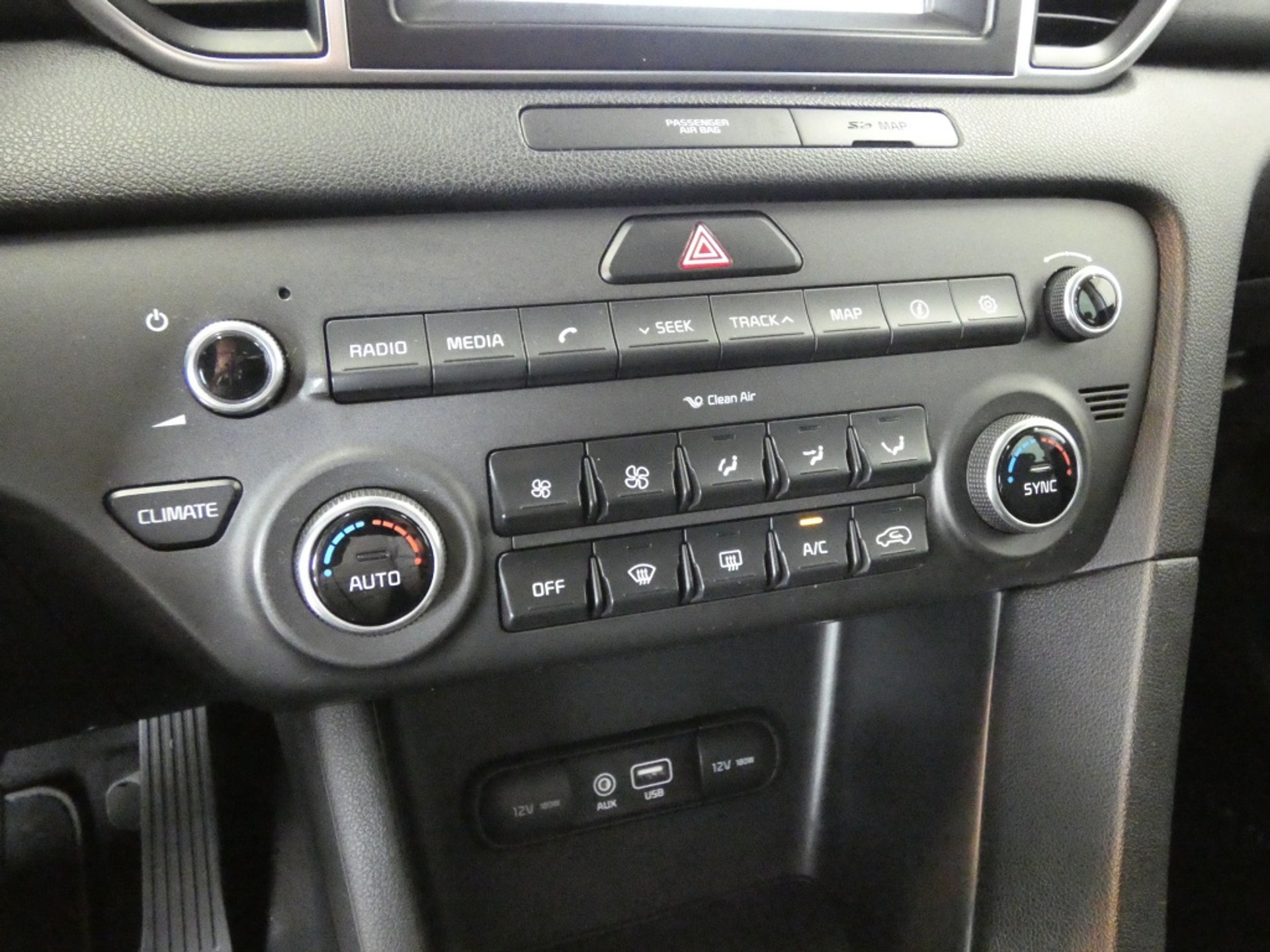 56157685-16.jpg
